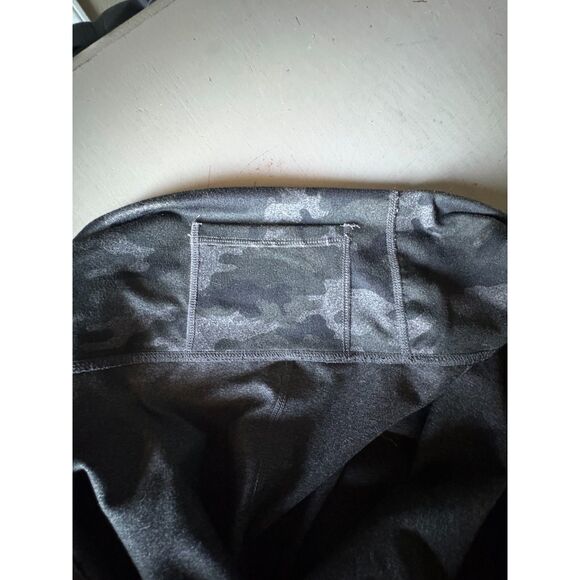 Fabletics "Mila High Waisted" Capri (3X) and "On The Go" Sports Bra(1X) Set - Picture 9 of 15